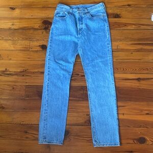 Levi's Straight Leg Jeans in Light Blue Wash